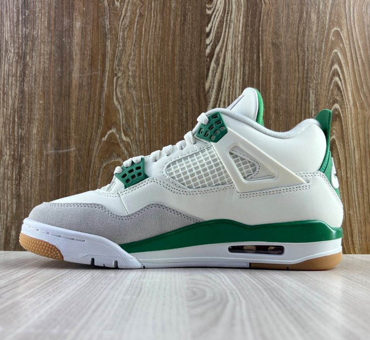 Jordan 4 Retro SB " Pine Green "