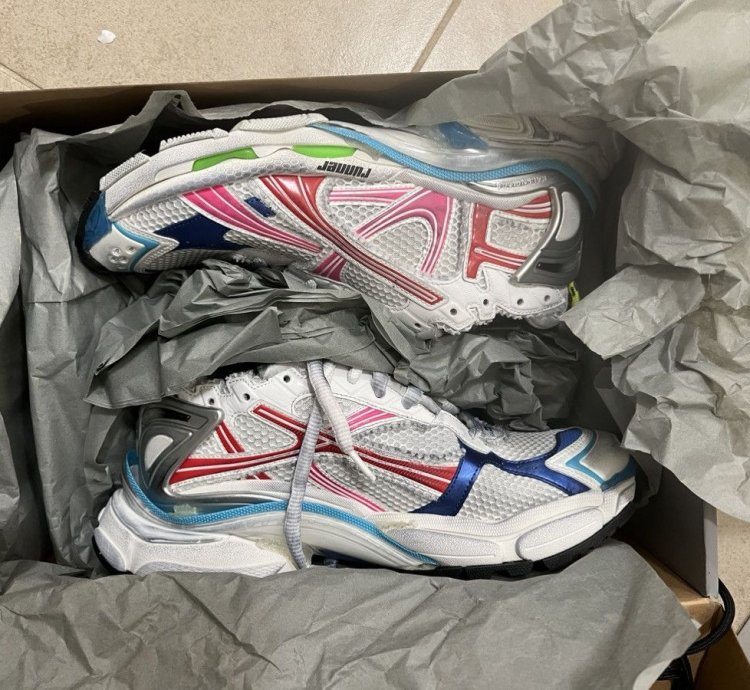 Balenciaga Runners Sz 43 10us