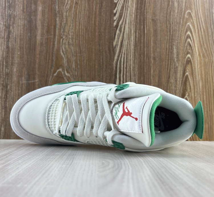 Jordan 4 Retro SB " Pine Green "