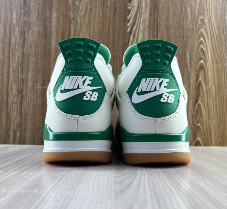 Jordan 4 Retro SB " Pine Green "