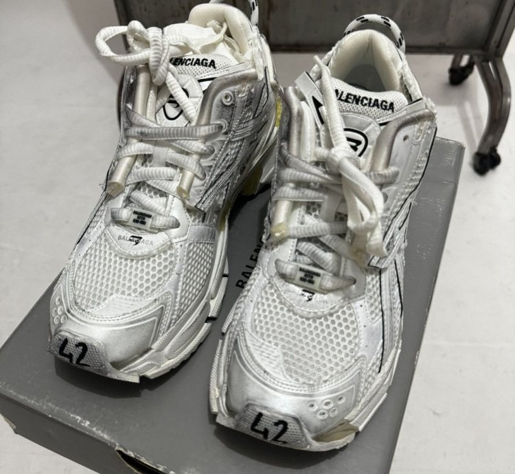 Balenciaga Runners White