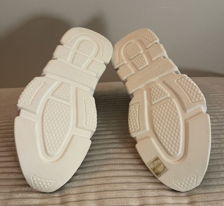 Balenciaga speed runners
