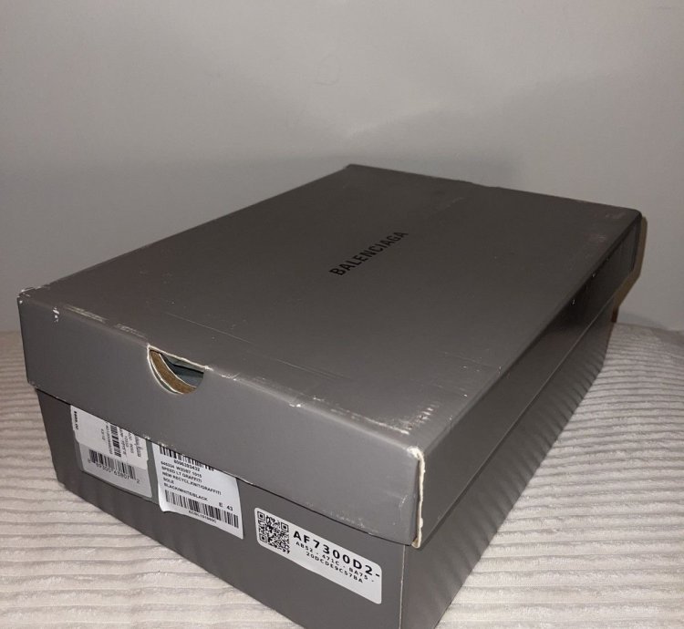Balenciaga speed runners