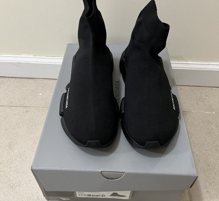 Balenciaga Speed Trainers sz 42(9us)