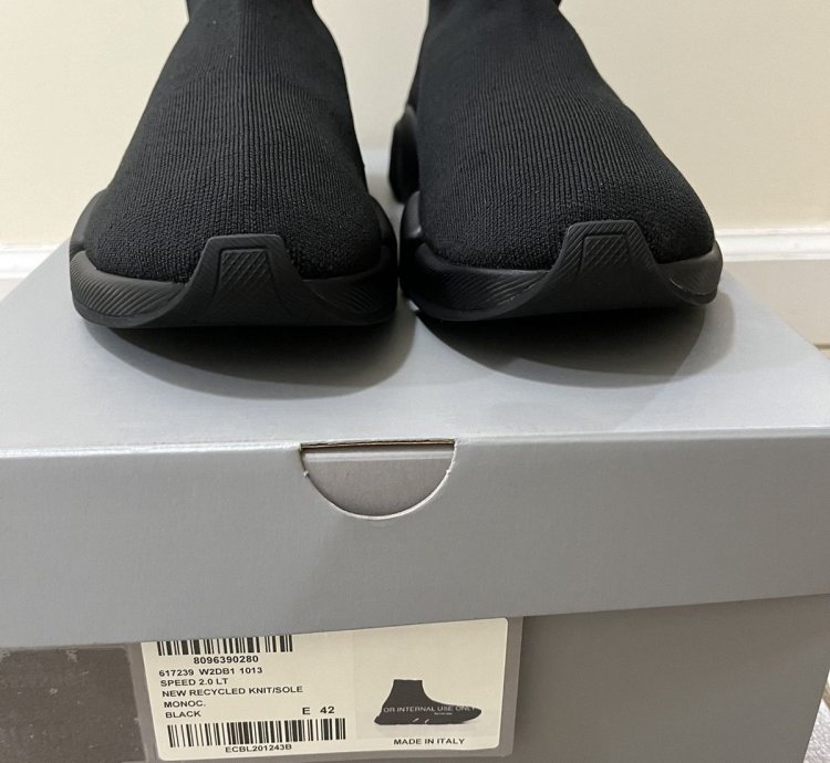 Balenciaga Speed Trainers sz 42(9us)