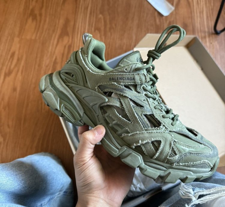 Balenciaga Track 2 0 NEED GONE
