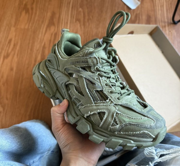 Balenciaga Track 2 0 NEED GONE