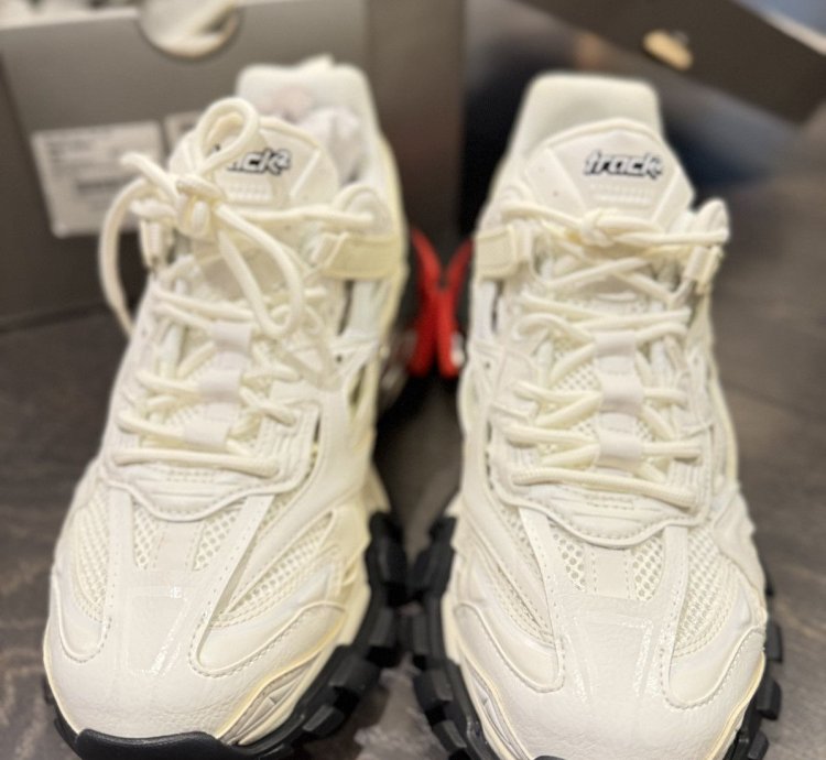 Balenciaga Track 2 sneaker size 41