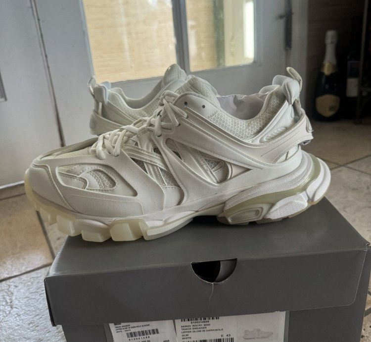 Balenciaga Track glow