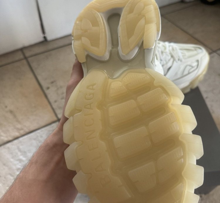 Balenciaga Track glow