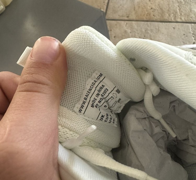 Balenciaga Track glow