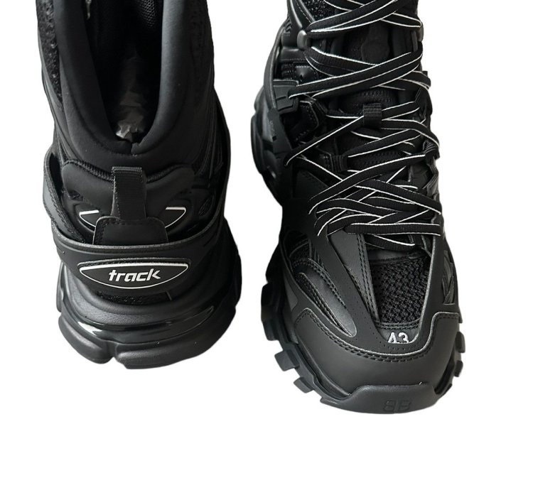 Balenciaga track hike black