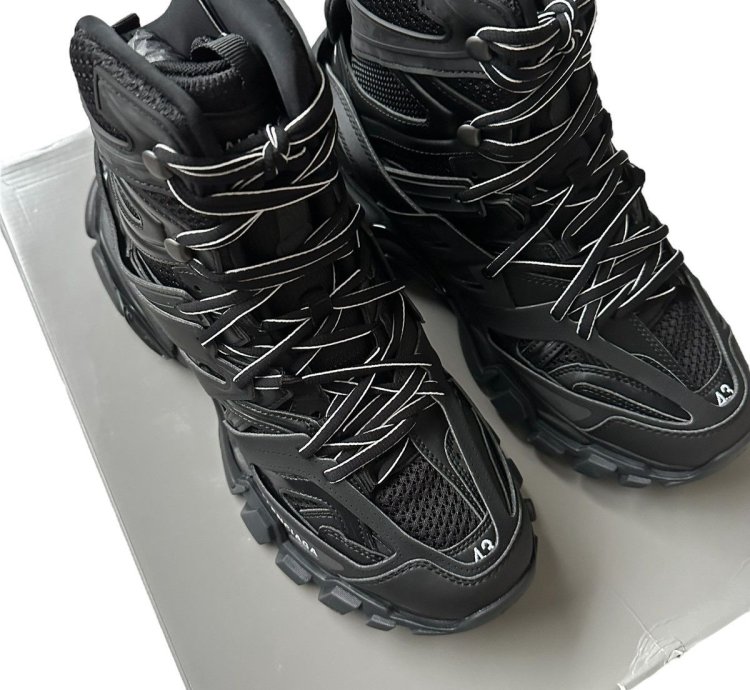 Balenciaga track hike black