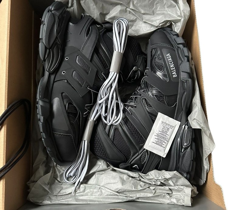Balenciaga track hike black