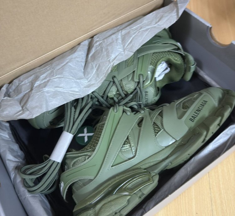 Balenciaga track khaki