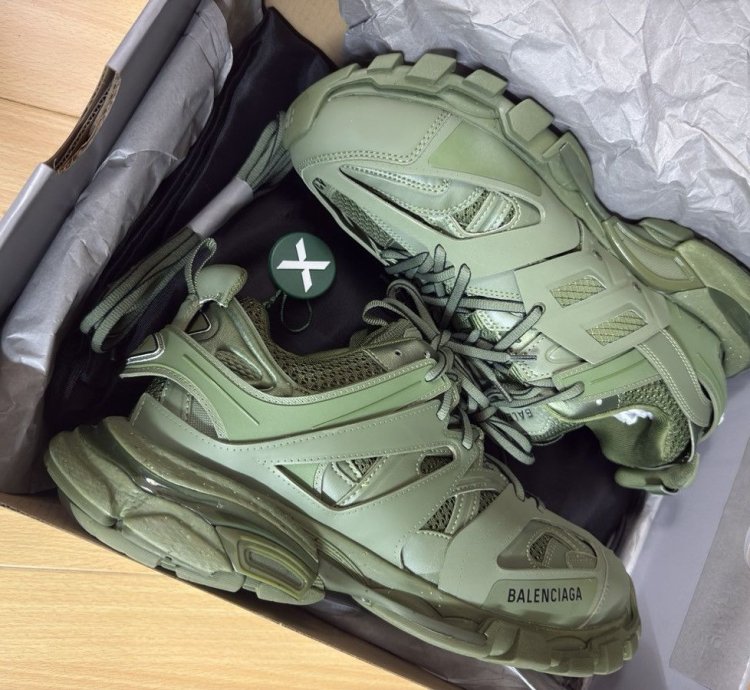 Balenciaga track khaki