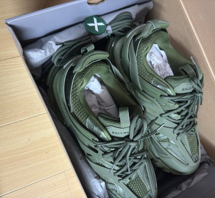 Balenciaga track khaki