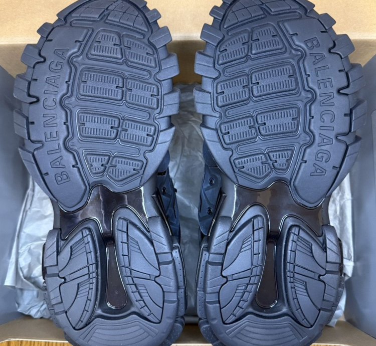 Balenciaga Track Sneaker (Black)