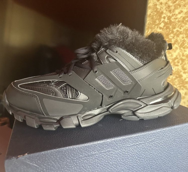 Balenciaga Track Sneaker Faux-Fur Balck 45
