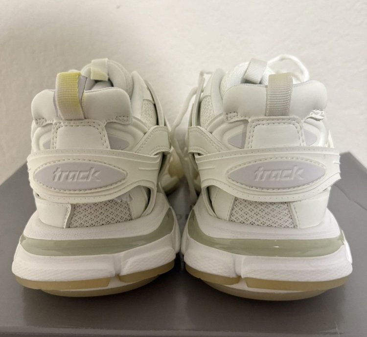 Balenciaga Track Sneaker Glow In The Dark (42)