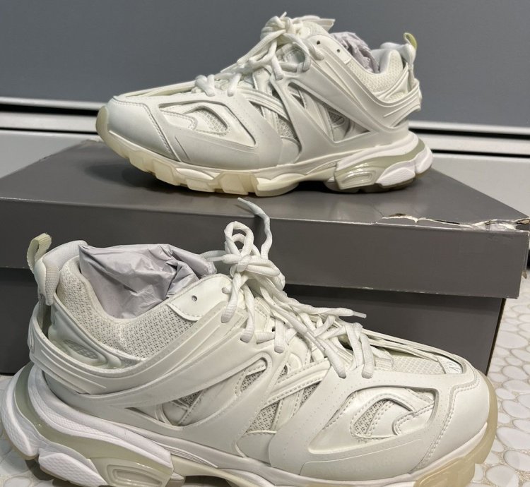 Balenciaga Track Trainer Glow in the Dark size 9 US
