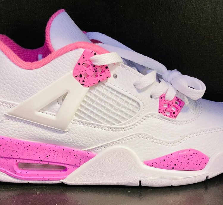 Nike Air Jordan 4 “ Pink Oreo ”