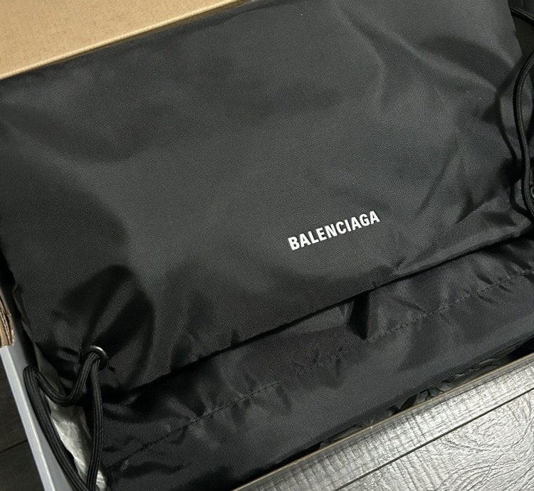 Balenciaga Trackrunner