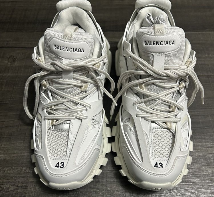 Balenciaga Trackrunner