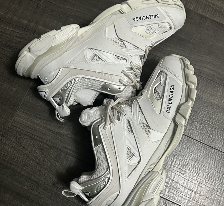 Balenciaga Trackrunner