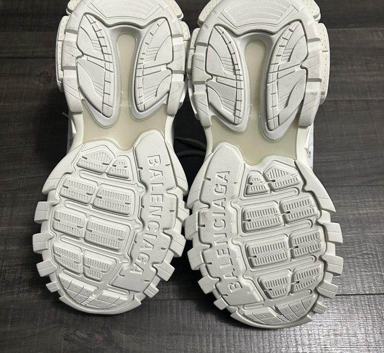 Balenciaga Trackrunner