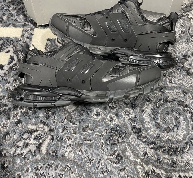 Balenciaga Tracks Size 14US 47EU