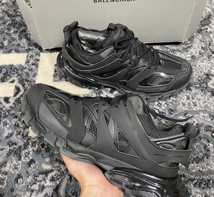 Balenciaga Tracks Size 14US 47EU