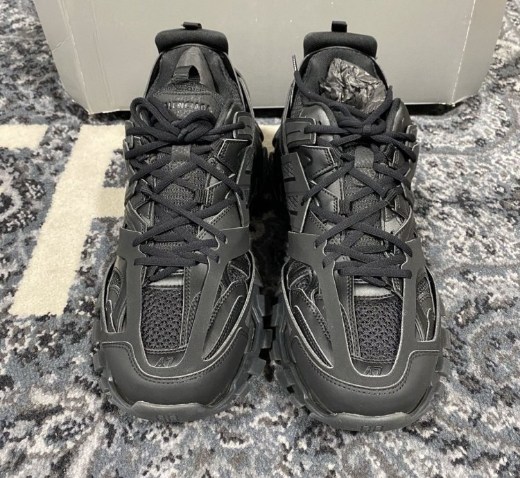 Balenciaga Tracks Size 14US 47EU
