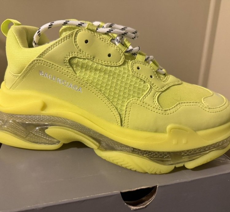 Balenciaga Triple BRAND NEW