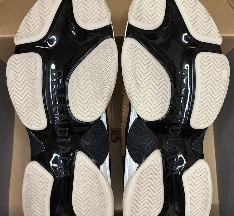 Balenciaga Triple Sneaker Beige Sand