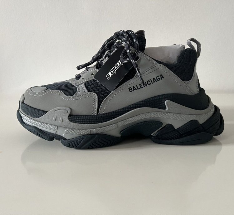 Balenciaga Triple Sz 40