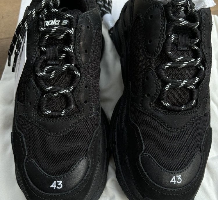 Balenciaga Triple triple black 2018 EU43 non distressed