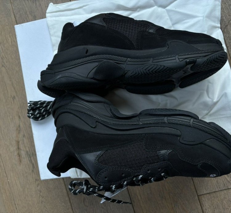 Balenciaga Triple triple black 2018 EU43 non distressed