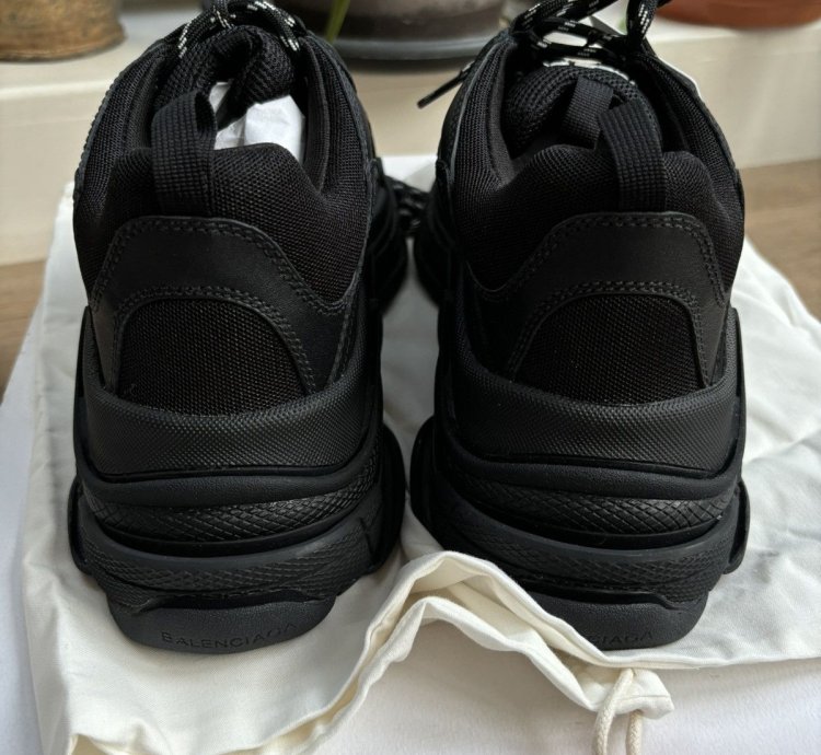 Balenciaga Triple triple black 2018 EU43 non distressed
