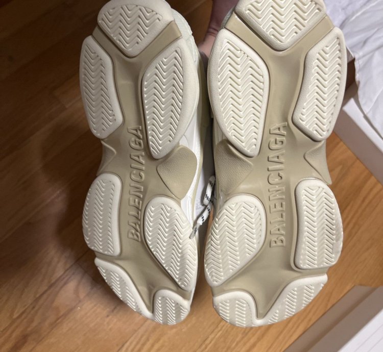 Balenciaga Triple White (2019)