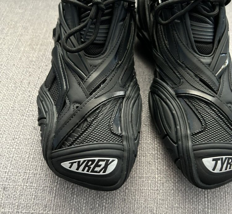 Balenciaga Tyrex sneakers sz 40