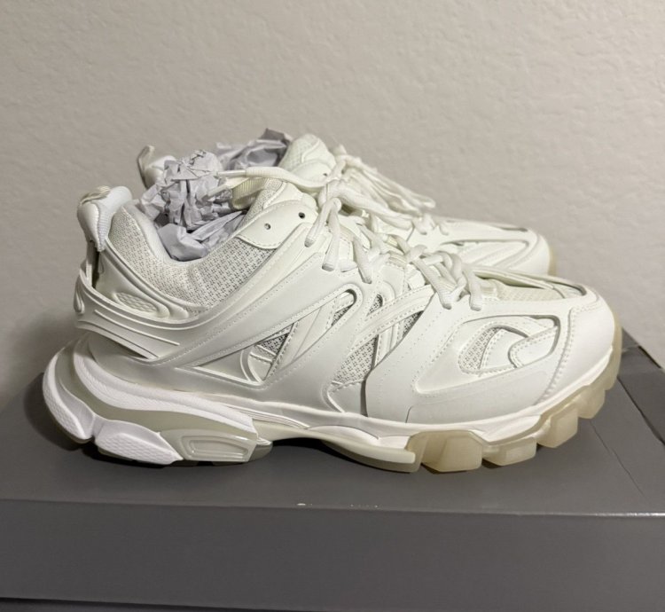 Balenciaga White Track Glow In The Dark (44)
