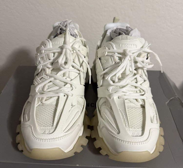 Balenciaga White Track Glow In The Dark (44)