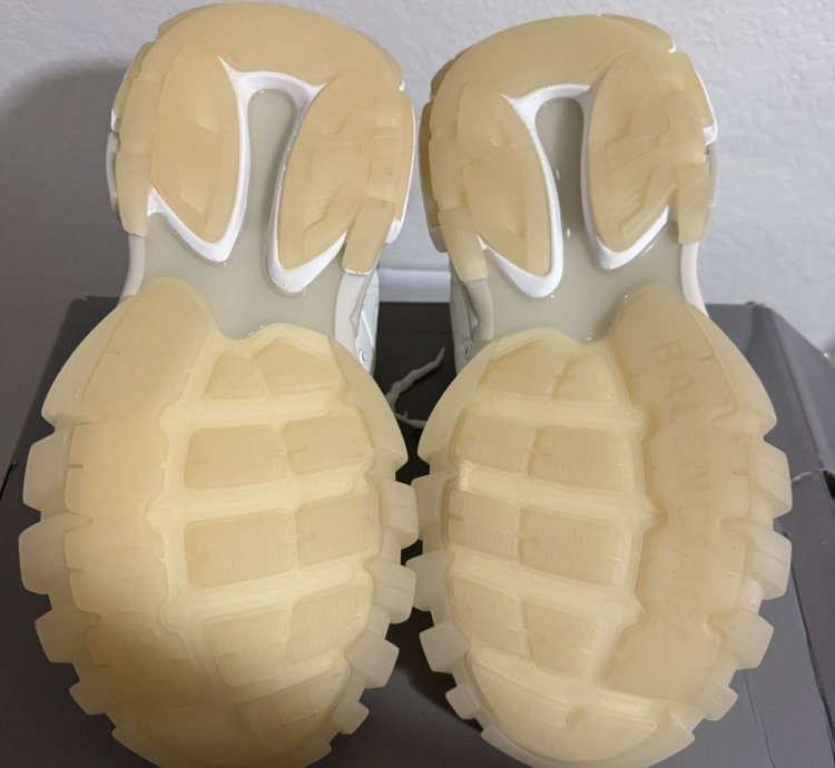 Balenciaga White Track Glow In The Dark (44)