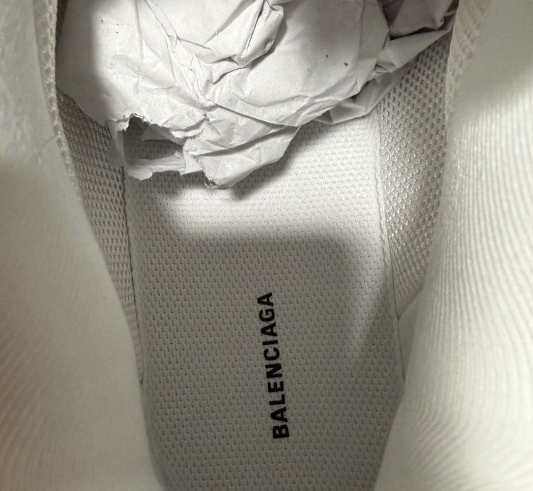 Balenciaga White Track Glow In The Dark (44)
