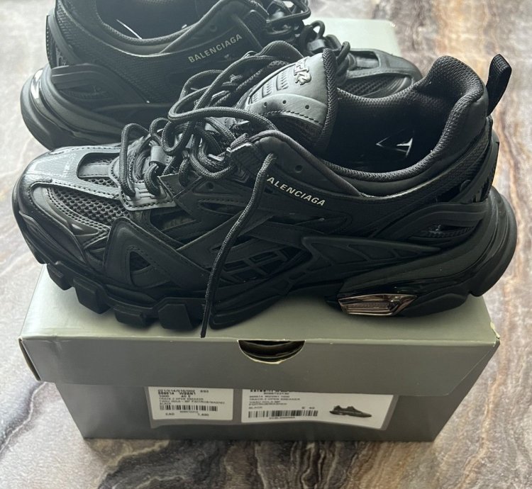 Balenciga Track 2 0 Triple black