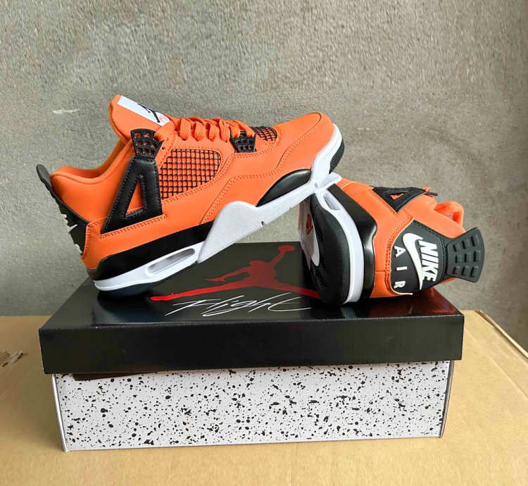 Air Jordan 4 “ Total Orange ”