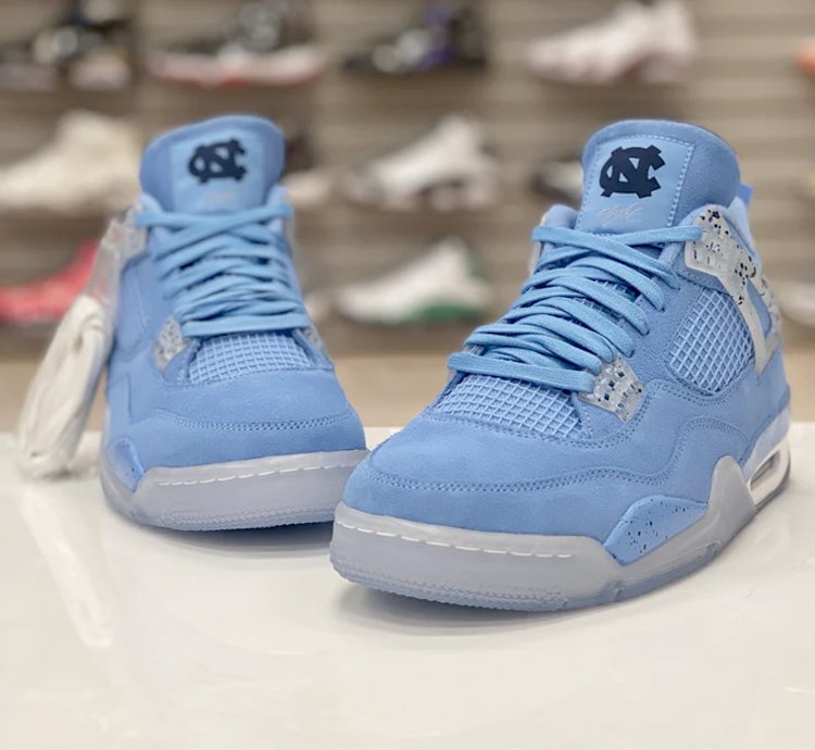 Nike Air Jordan 4 " UNC PE 2025 " Soft Blue