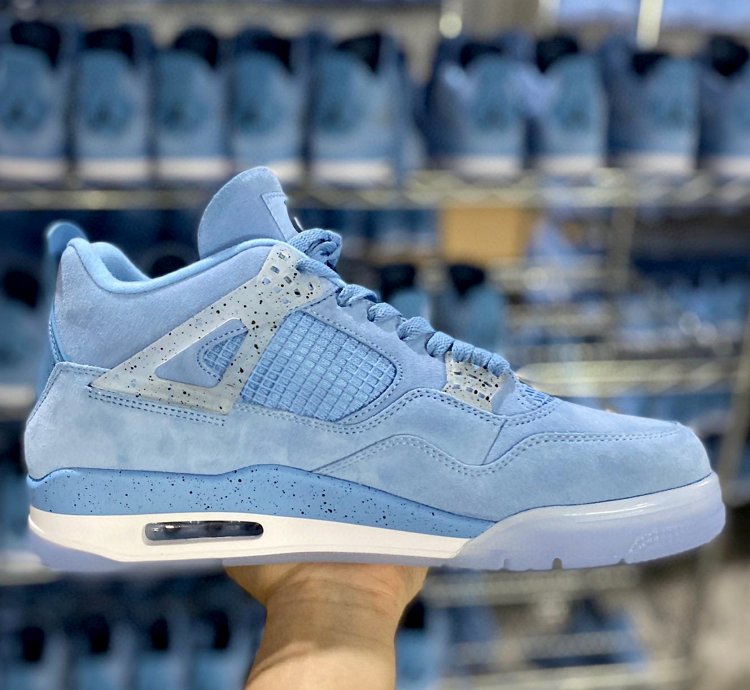 Nike Air Jordan 4 " UNC PE 2025 " Soft Blue