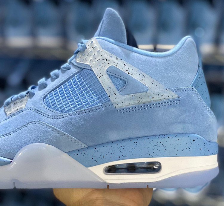 Nike Air Jordan 4 " UNC PE 2025 " Soft Blue